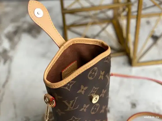 WIS POUCH LOUIS ME VUITTON FOLD 0519